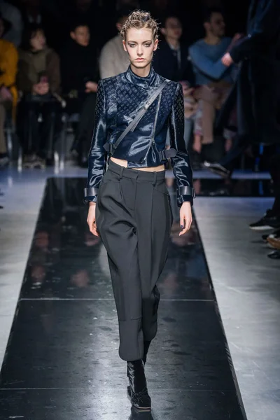 Look 48